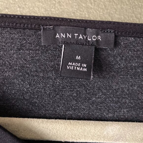 Ann Taylor Black and Grey Mixed Media pullover, Size M - Picture 6 of 7